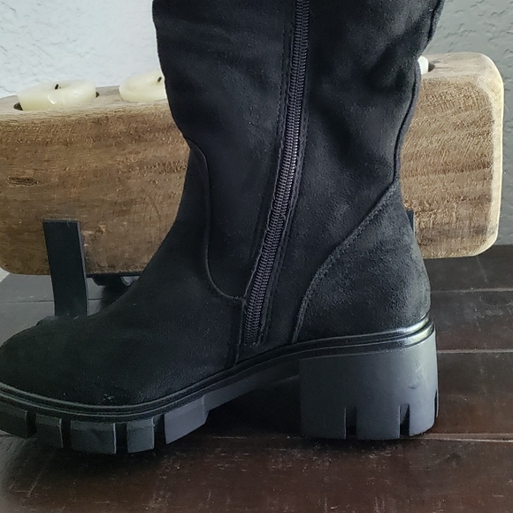 NWT- SO black suede boots. - Picture 6 of 10
